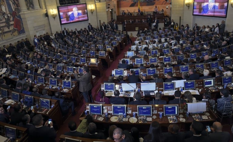 En primer debate aprueban que alcaldes actuales vayan hasta el 2022