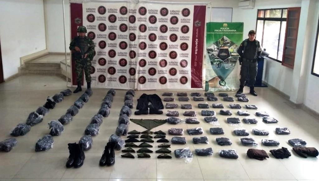 Ejército Nacional incauta gran cantidad de material de intendencia que era transportado en un vehículo público