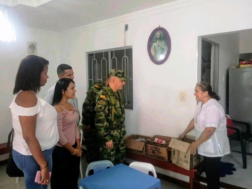 Ejército Nacional entregó mercados a comedor comunitario en Tame - Arauca
