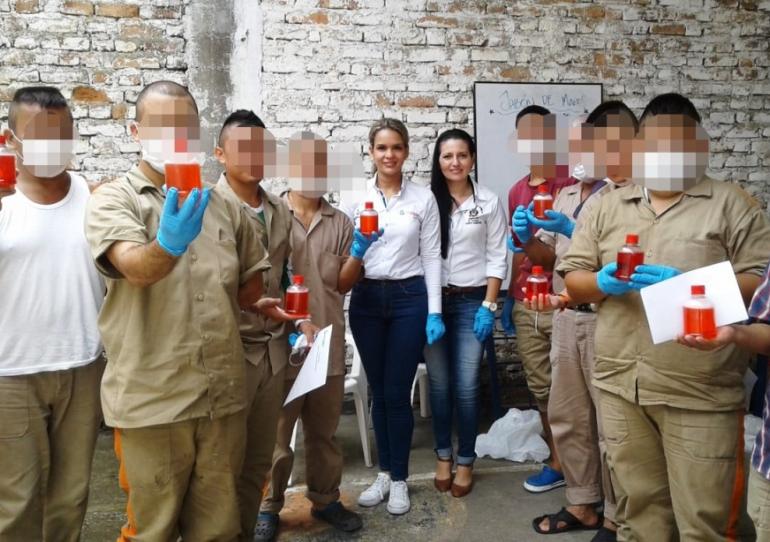20 internos de la cárcel de Paz de Ariporo fueron capacitados en preparación de jabón líquido de manos