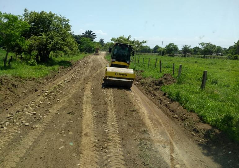 El Gobernador envió maquinaria amarilla hacia la despensa agrícola de Hato Corozal