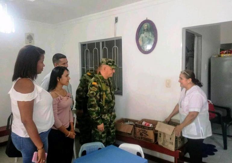 Ejército Nacional entregó  mercados a comedor comunitario en Tame - Arauca