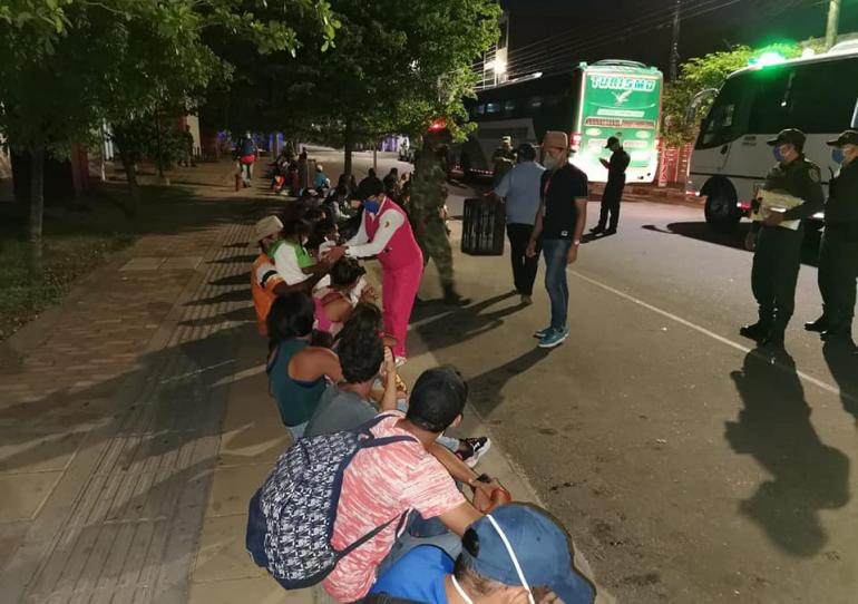 Alcaldía de Paz de Ariporo realizó traslado voluntario de 60 ciudadanos venezolanos a su país