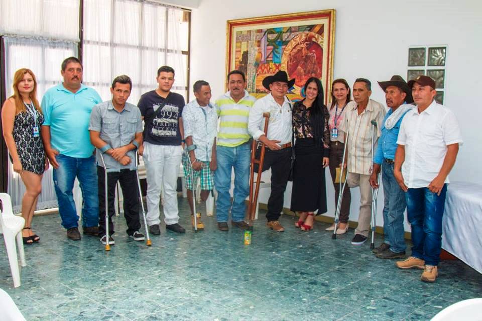 Gestora Social del Departamento recibió a las 12 personas beneficiadas con prótesis en Medellín