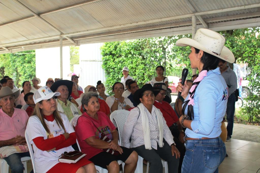 Tenemos que vigilar la culminación de vías y gestionar nuevas alternativas de comunicación vial con el centro del país: Amanda Rocío González