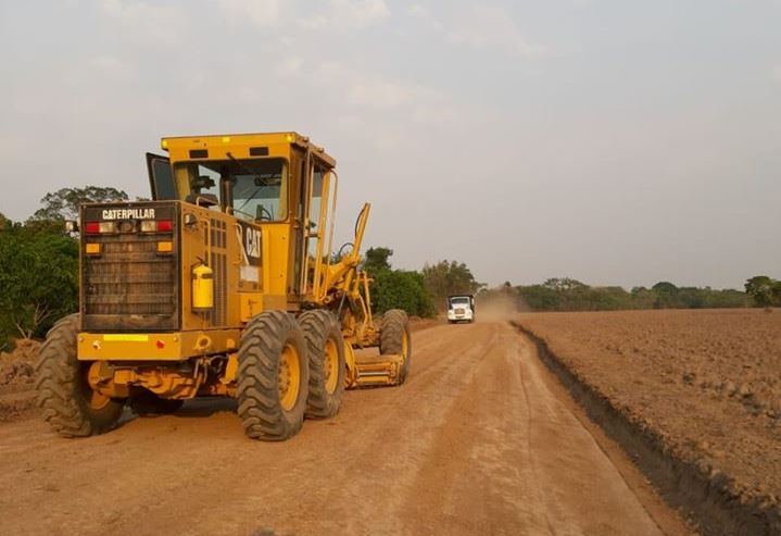Administración Municipal de Paz de Ariporo realiza mantenimiento de vías y obras de protección