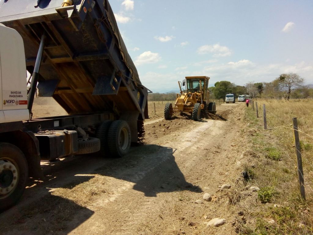 Con maquinaria de Gestión del Riesgo se adelanta mantenimiento preventivo a la red vial del departamento