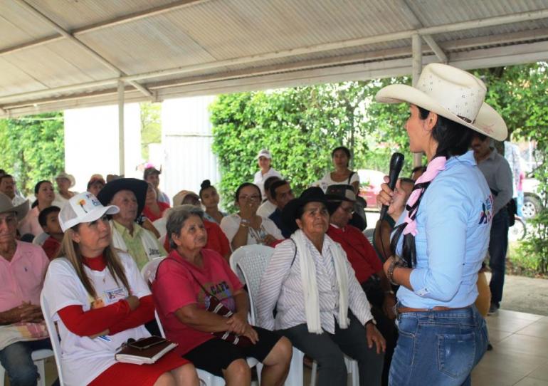 Tenemos que vigilar la culminación de vías y gestionar nuevas alternativas de comunicación vial con el centro del país: Amanda Rocío González