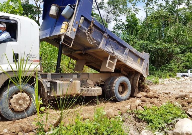 Continua mantenimiento de la vía que de Paz de Ariporo comunica con Támara y Sácama