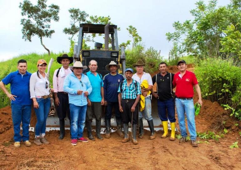 Se adelanta mantenimiento de vías secundarias y terciarias en el municipio de Hato Corozal